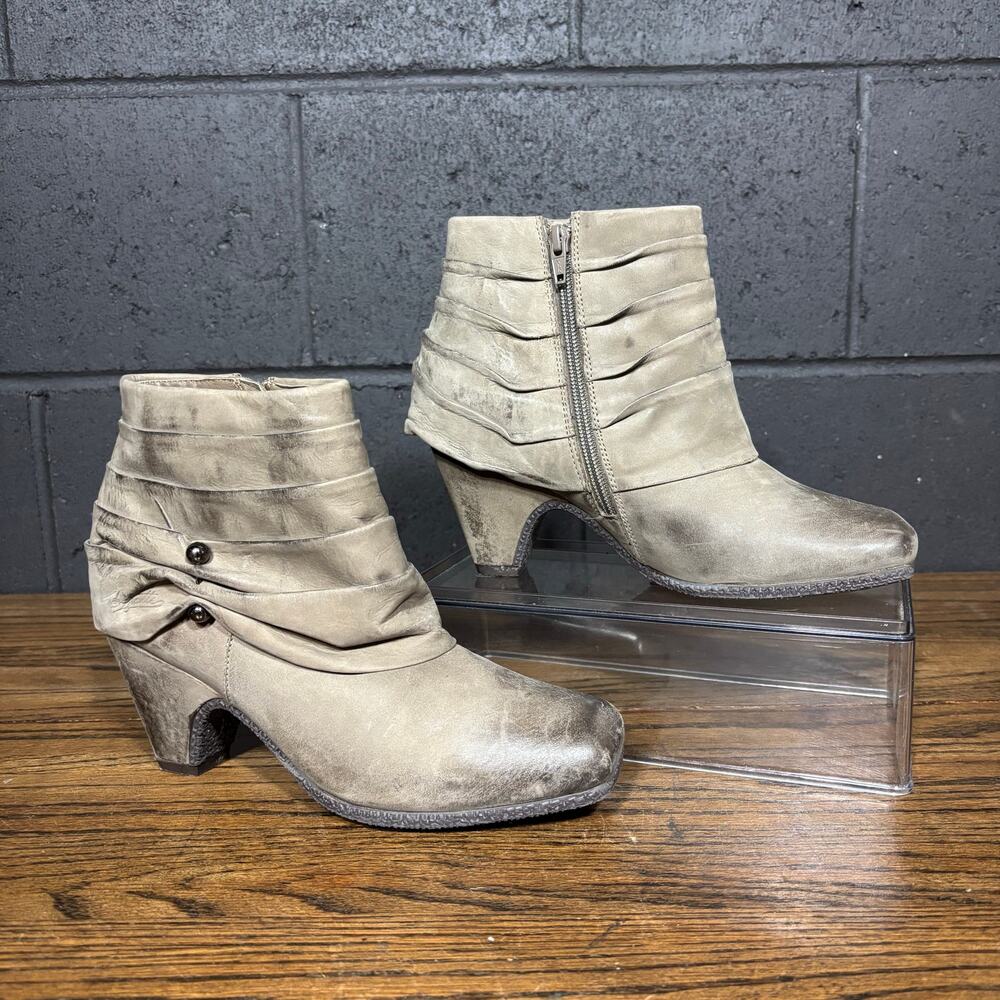Bugatti Beige Suede Ankle Boots Slouch Kitten Heel square toe Zip EU 38 US 7.5